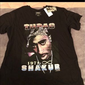 Tupac shirt